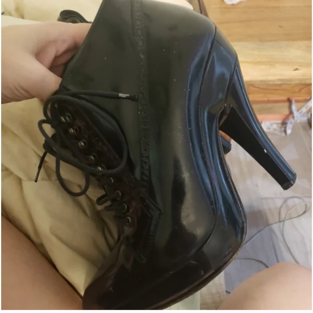 Burberry boots - Picture 10 of 11
